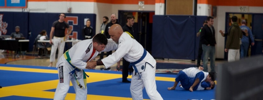 Controlling the hands in Jiu-Jitsu